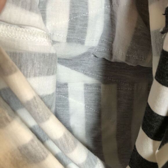 MYSTREE - NWT - L Sz M Raw Edge Striped Sleeveless Top/Dark Grey & White. CUTE! - Picture 13 of 16